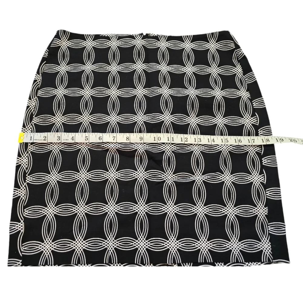 Banana Republic strikes sophisticated